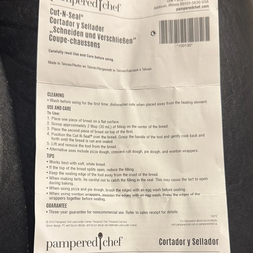 Pampered Chef Light Gray Cut-N-Seal
